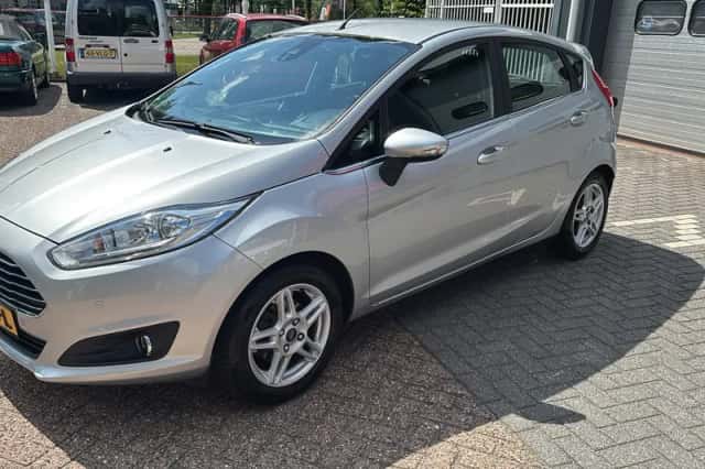 Ford Fiesta (2015) thumbnail 1