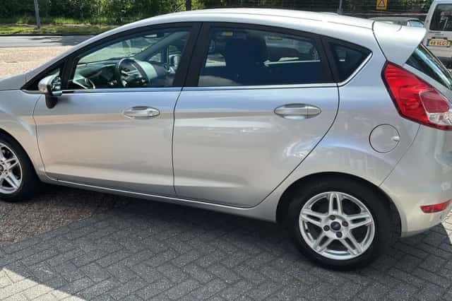 Ford Fiesta (2015) thumbnail 3
