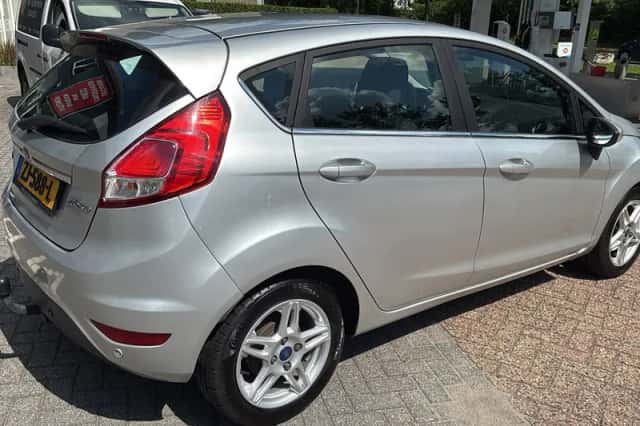 Ford Fiesta (2015) thumbnail 4