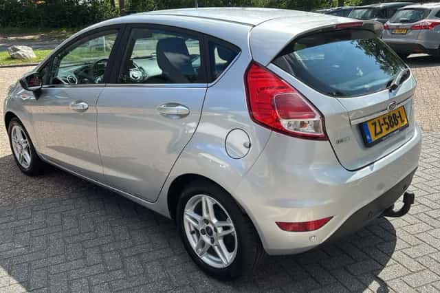 Ford Fiesta (2015) thumbnail 6