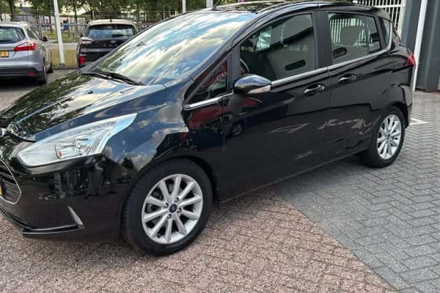 Ford B-Max (2017) thumbnail 2