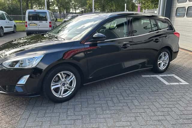 Ford Focus (2019) thumbnail 3