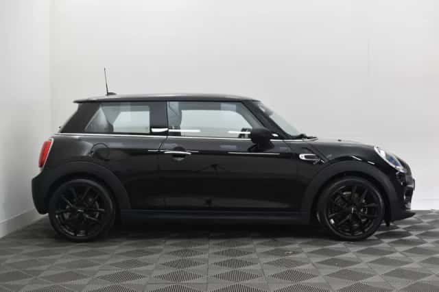 MINI One (2019) thumbnail 5
