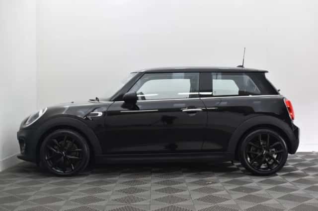 MINI One (2019) thumbnail 6