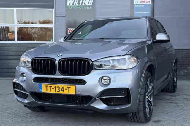 BMW X5 (2014) thumbnail 2