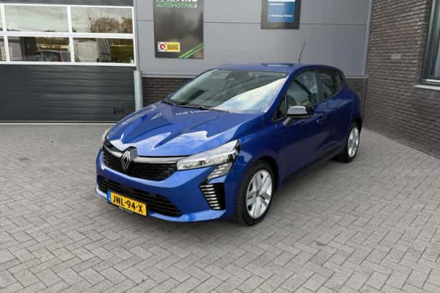 Renault Clio (2024) thumbnail 3