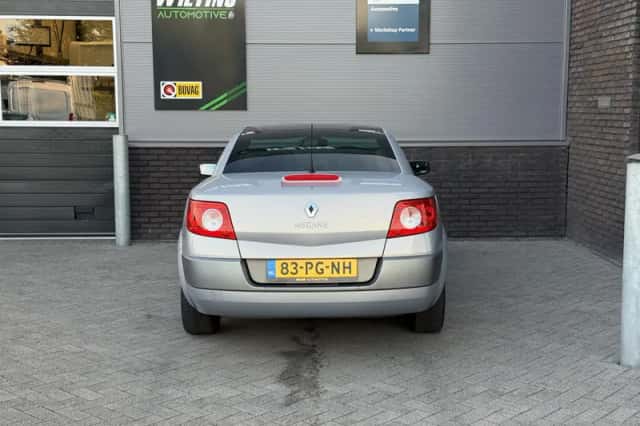 Renault Mégane (2004) thumbnail 4