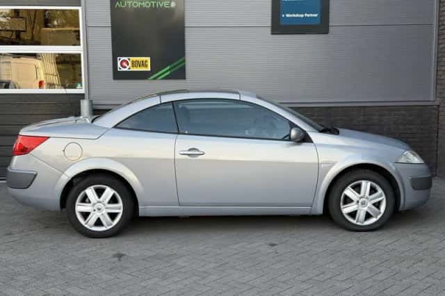 Renault Mégane (2004) thumbnail 5