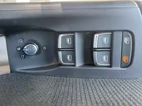 Audi Q3 (2018) thumbnail 15