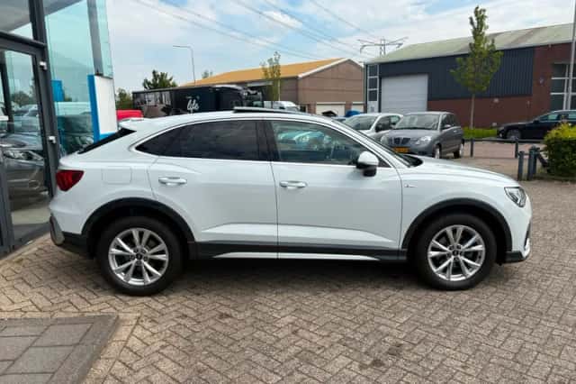 Audi Q3 (2024) thumbnail 5