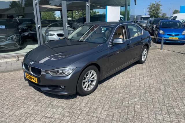 BMW 3-Serie (2014) thumbnail 2