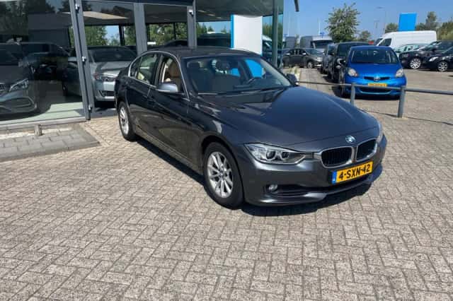 BMW 3-Serie (2014) thumbnail 4
