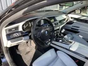 BMW 7-Serie (2009) thumbnail 10