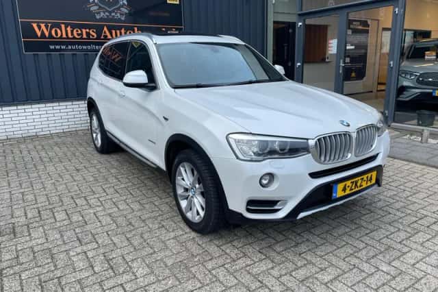 BMW X3 (2015) thumbnail 3