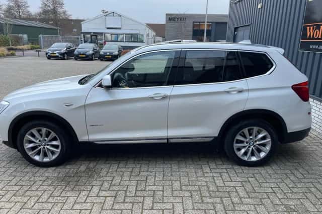 BMW X3 (2015) thumbnail 6