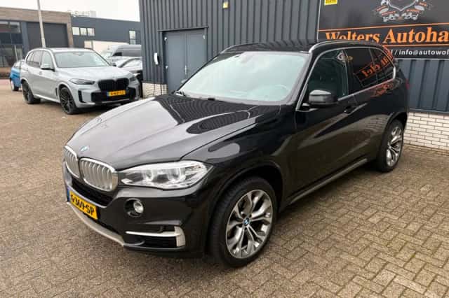 BMW X5 (2017) thumbnail 2