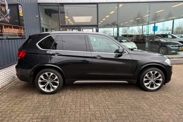 BMW X5 (2017) thumbnail 5