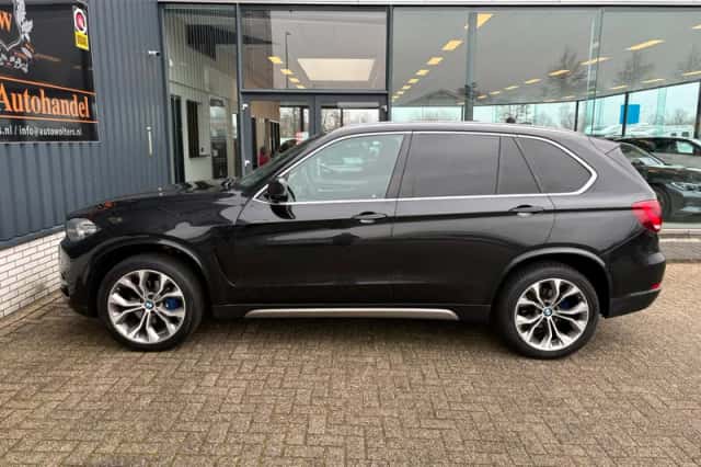 BMW X5 (2017) thumbnail 6