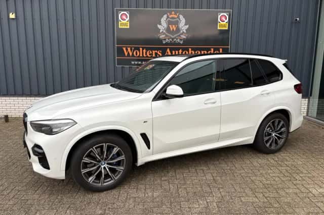 BMW X5 (2022) thumbnail 1