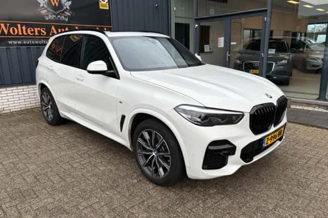 BMW X5 (2022) thumbnail 3