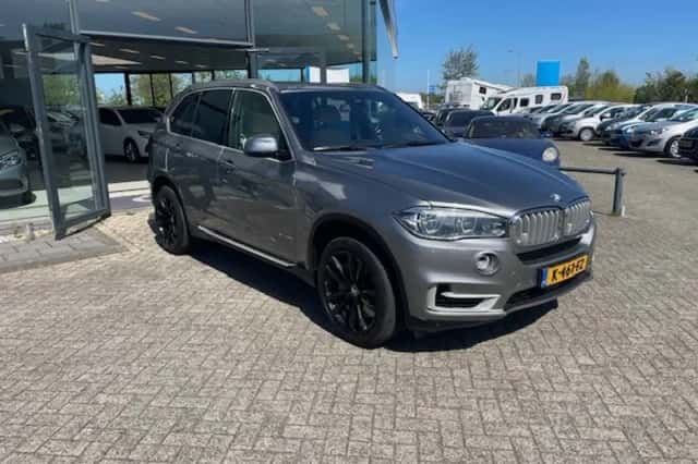 BMW X5 (2017) thumbnail 4