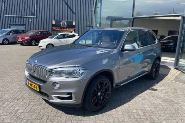 BMW X5 (2017) thumbnail 6