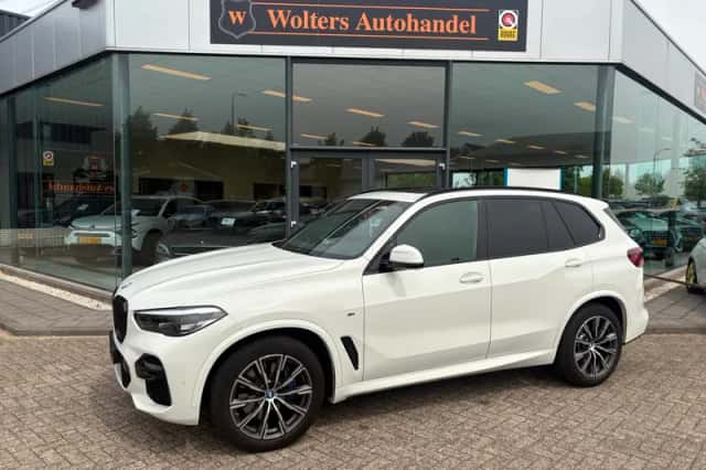 BMW X5 (2022) thumbnail 1