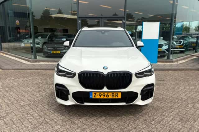 BMW X5 (2022) thumbnail 3