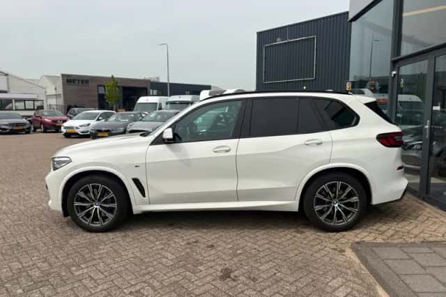 BMW X5 (2022) thumbnail 6