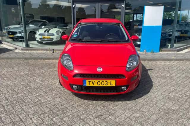 Fiat Punto (2018) thumbnail 3