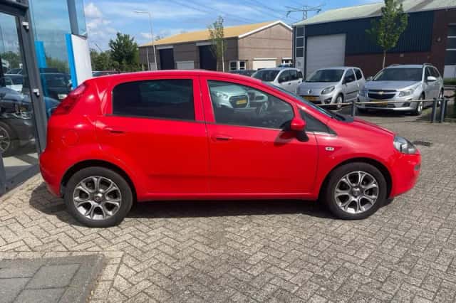 Fiat Punto (2018) thumbnail 5