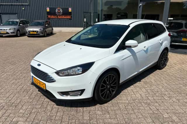 Ford Focus (2017) thumbnail 3