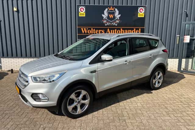Ford Kuga (2017) thumbnail 1