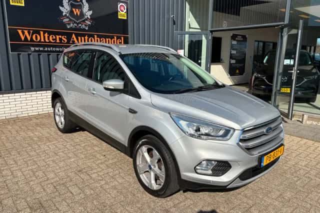 Ford Kuga (2017) thumbnail 4