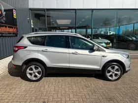 Ford Kuga (2017) thumbnail 5