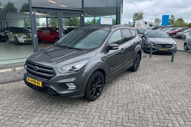 Ford Kuga (2018) thumbnail 2