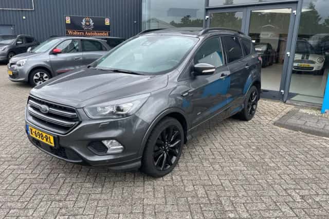 Ford Kuga (2018) thumbnail 4