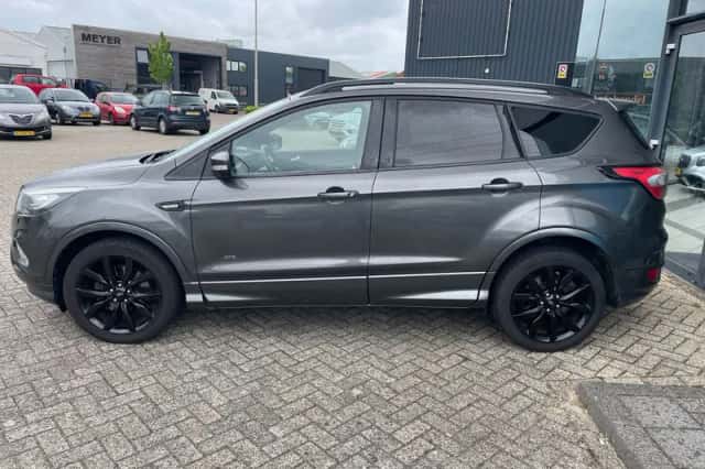 Ford Kuga (2018) thumbnail 5