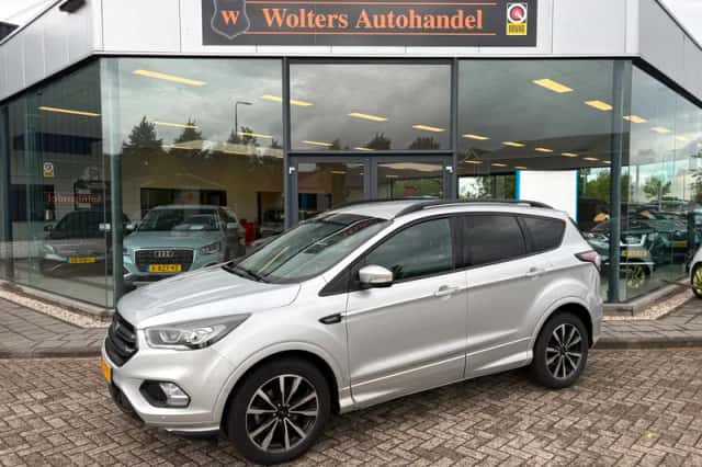 Ford Kuga (2017) thumbnail 1