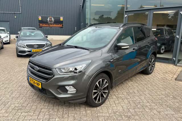 Ford Kuga (2017) thumbnail 2