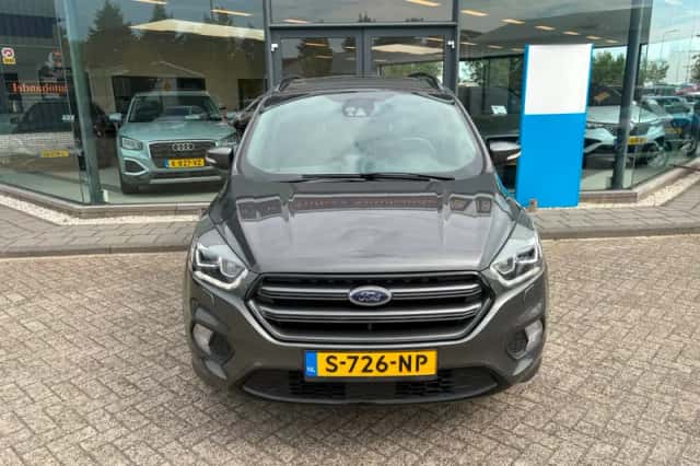 Ford Kuga (2017) thumbnail 3