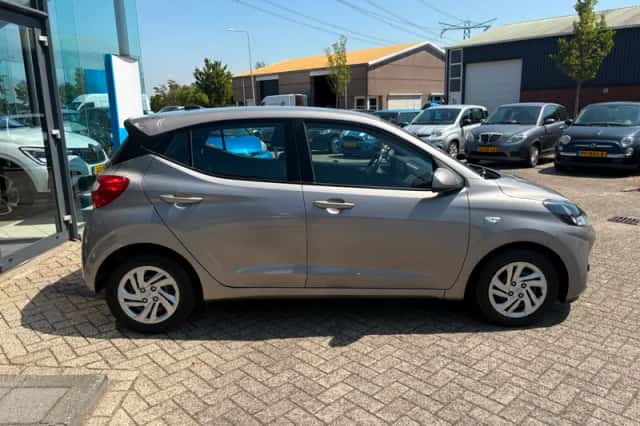 Hyundai i10 (2022) thumbnail 4