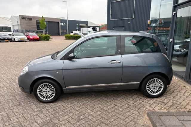 Lancia Ypsilon (2007) thumbnail 2