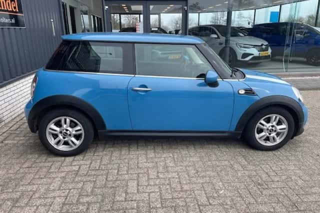MINI Mini (2013) thumbnail 4