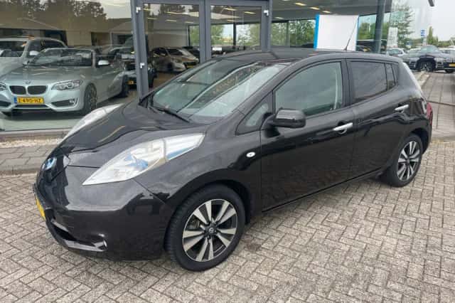 Nissan Leaf (2016) thumbnail 2