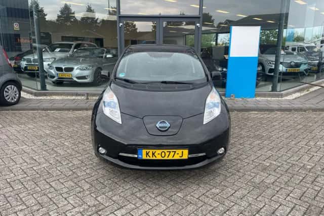 Nissan Leaf (2016) thumbnail 3