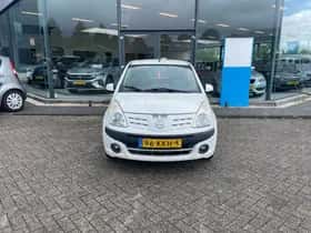 Nissan Pixo (2010) thumbnail 3