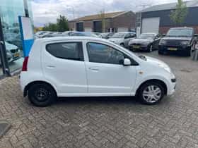 Nissan Pixo (2010) thumbnail 5