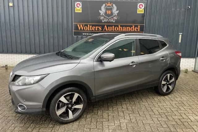 Nissan Qashqai (2015) thumbnail 1