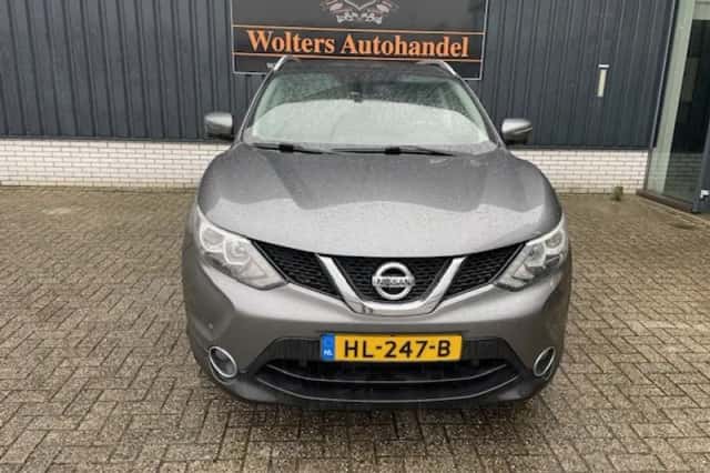 Nissan Qashqai (2015) thumbnail 2